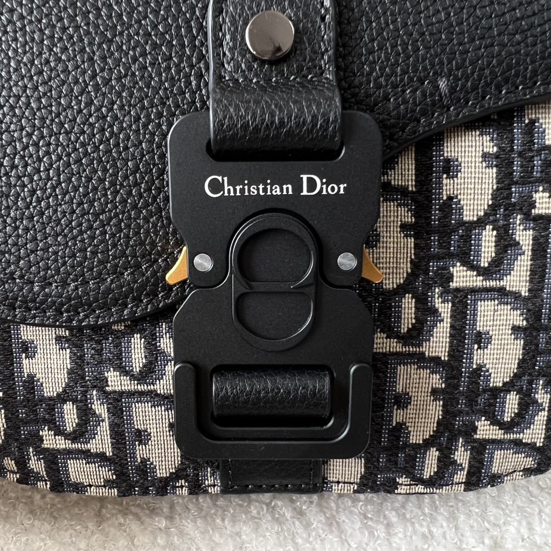 CHRISTIAN DIOR Мужская сумка Saddle Oblique mini  CHRISTIAN DIOR Мужская сумка Saddle Oblique mini
