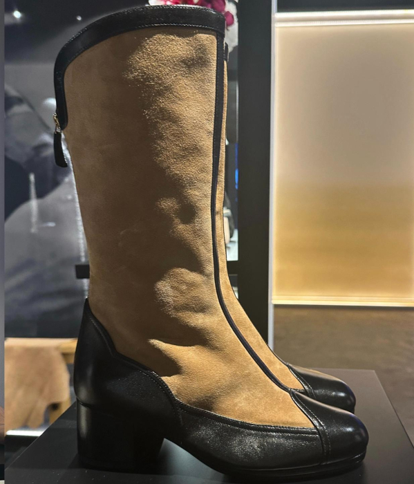 CHANEL Женские сапоги из замши и кожи