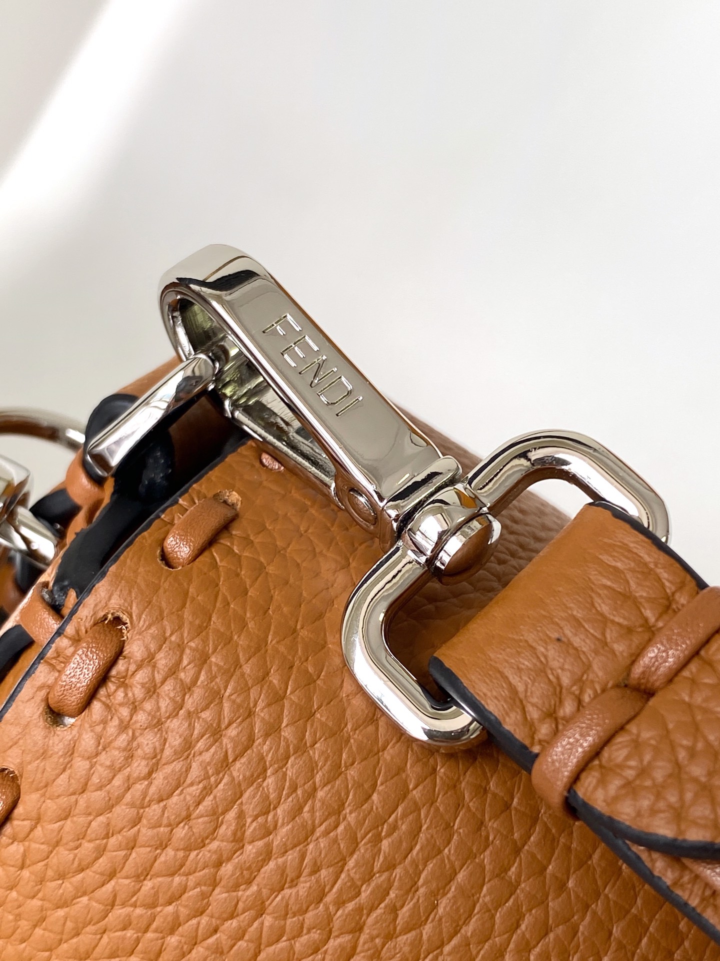 FENDI Женская сумка baguette 