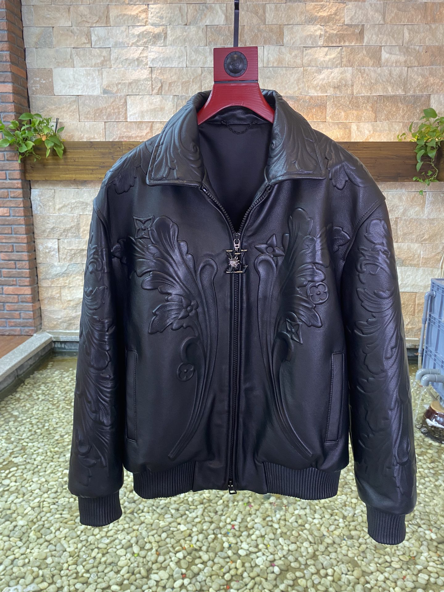 LOUIS VUITTON Мужская кожаная куртка LOUIS VUITTON Мужская кожаная куртка