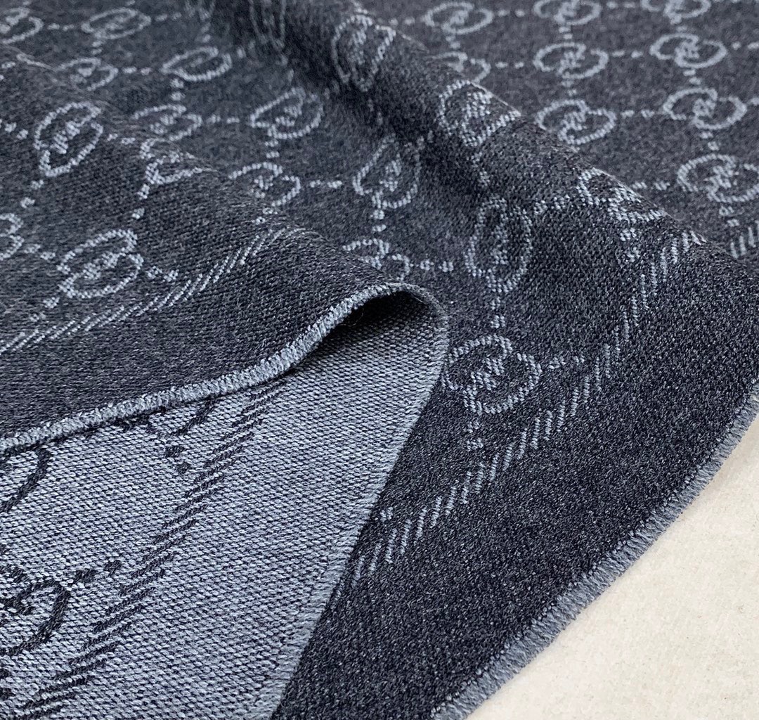 GUCCI Женский шарф в жаккардовой технике