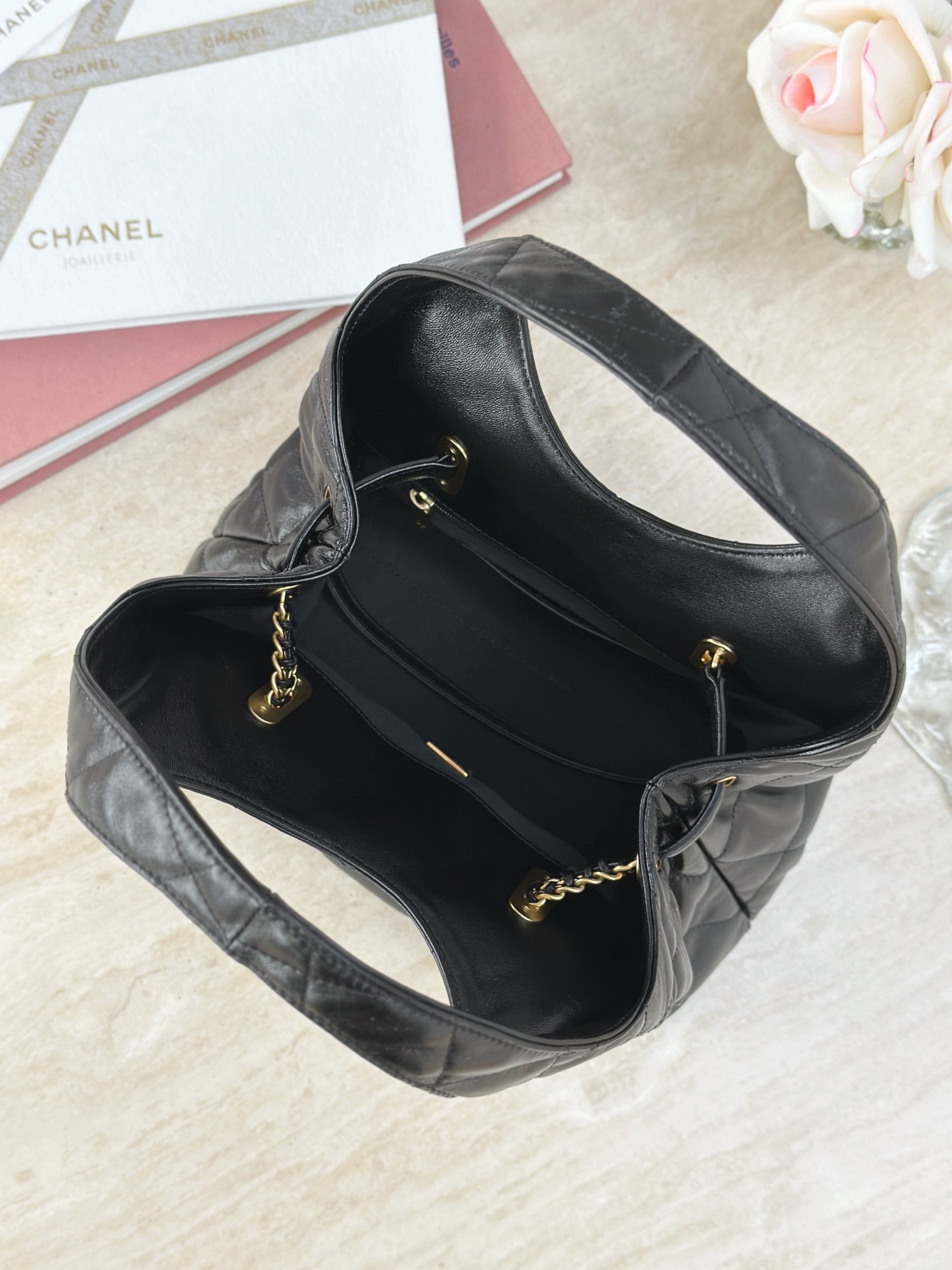 CHANEL Женская сумка hobo 25p CHANEL Женская сумка hobo 25p