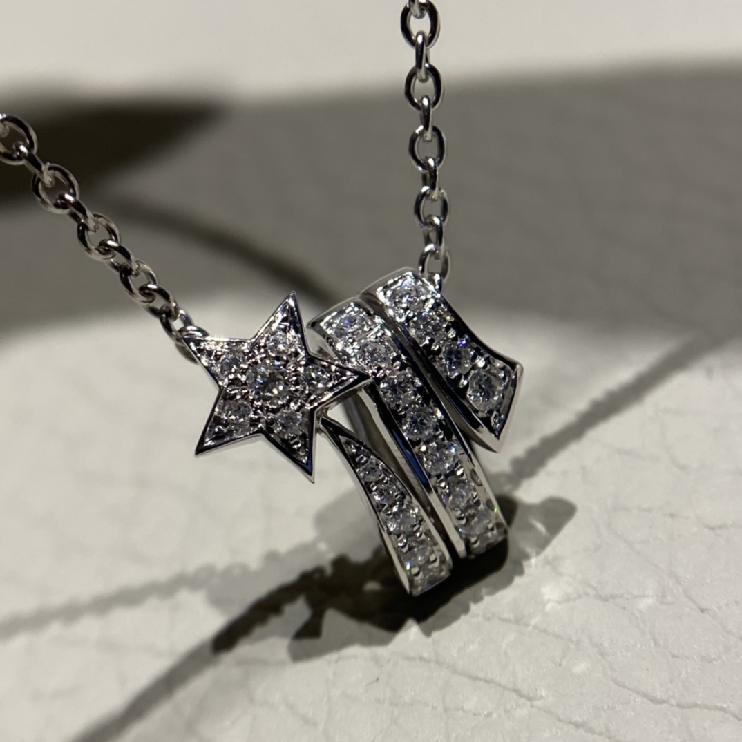 CHANEL Колье Еtoile Filante белое золото и бриллианты CHANEL Колье Еtoile Filante белое золото и бриллианты