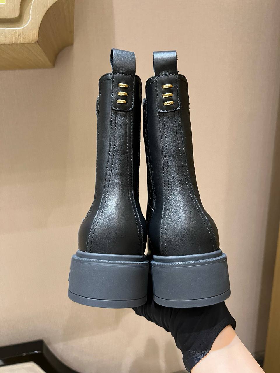FENDI Женские ботинки FENDI Женские ботинки