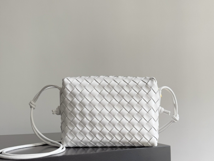 BOTTEGA VENETA Сумка Loop Camera Bag