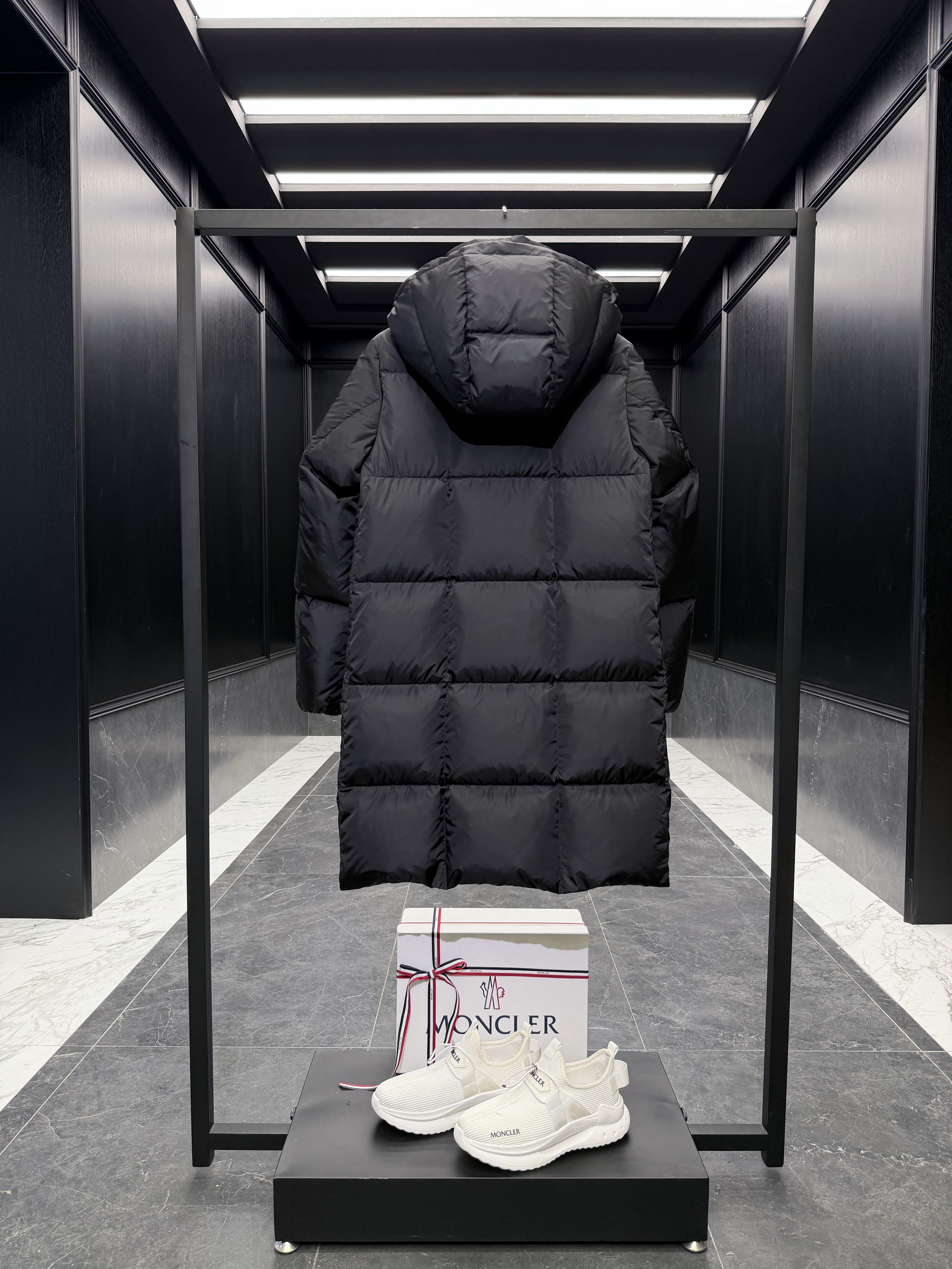 MONCLER Женский пуховик Litte