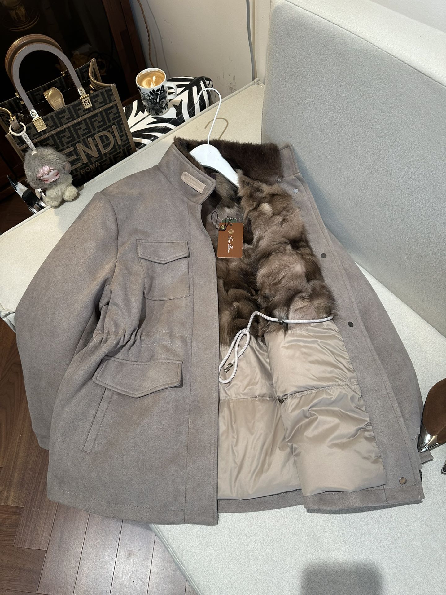 LORO PIANA Женская парка с мехом LORO PIANA Женская парка с мехом