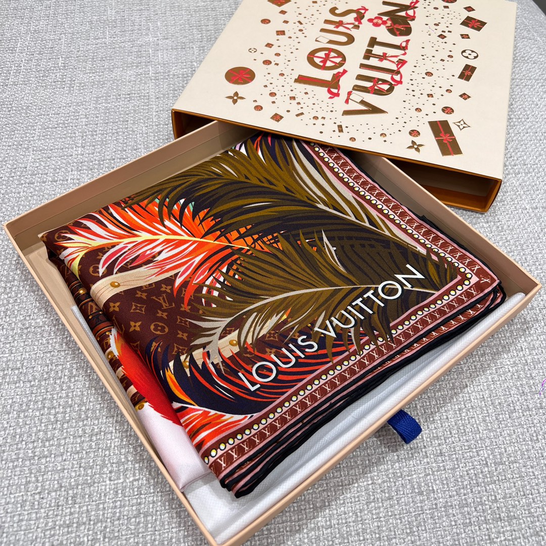 LOUIS VUITTON Женский платок из шёлка Precious Tiger LOUIS VUITTON Женский платок из шёлка Precious Tiger