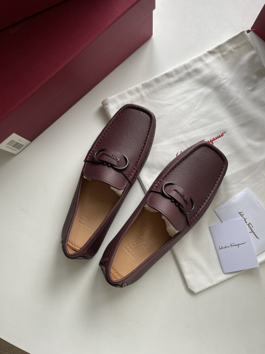 SALVATORE FERRAGAMO Мужские кожаные мокасины с пряжкой