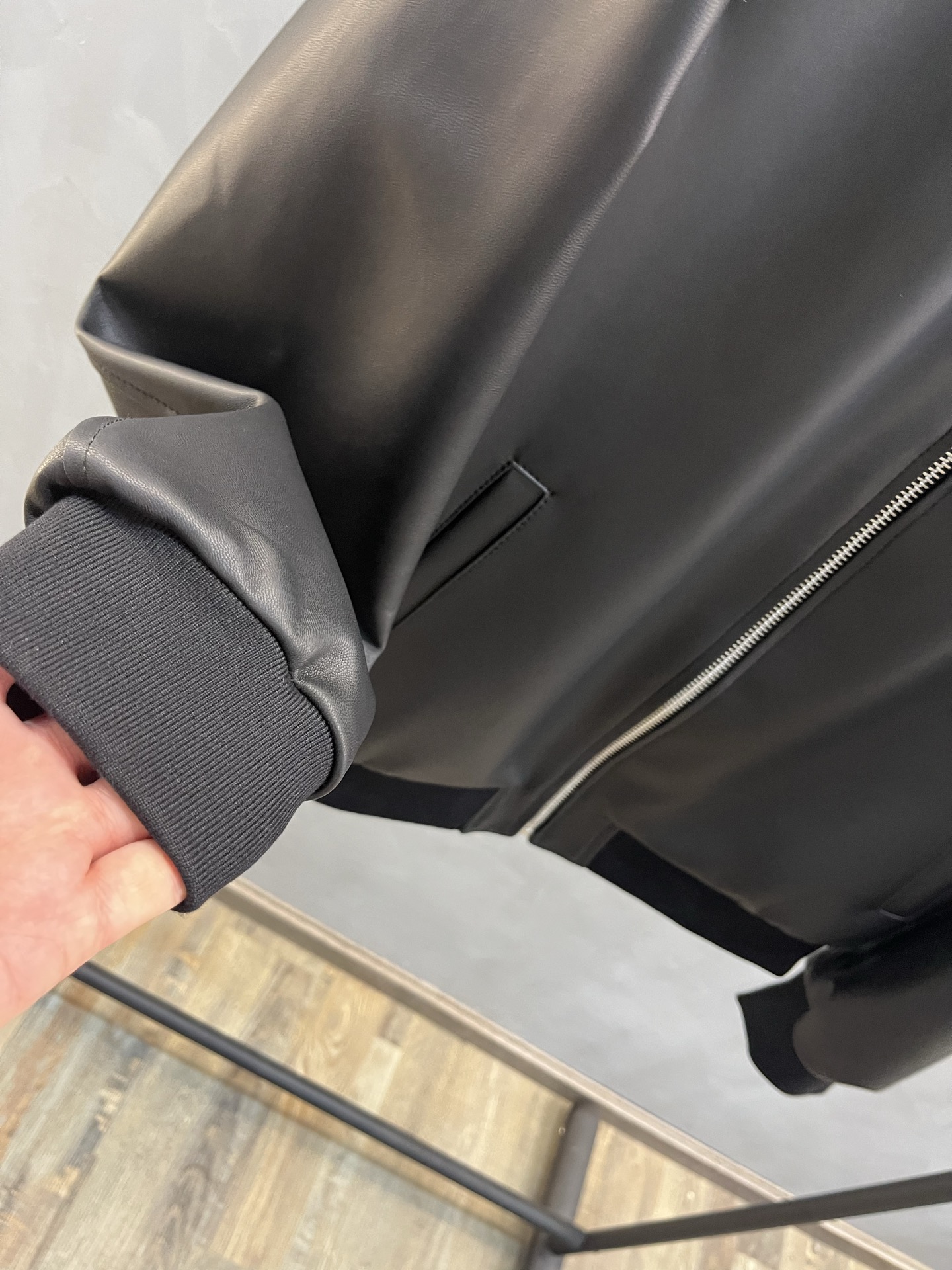 BURBERRY Мужская кожаная куртка BURBERRY Мужская кожаная куртка