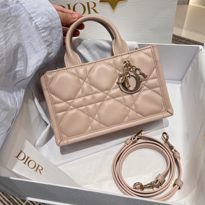 CHRISTIAN DIOR Женская сумка Dior Book Tote mini