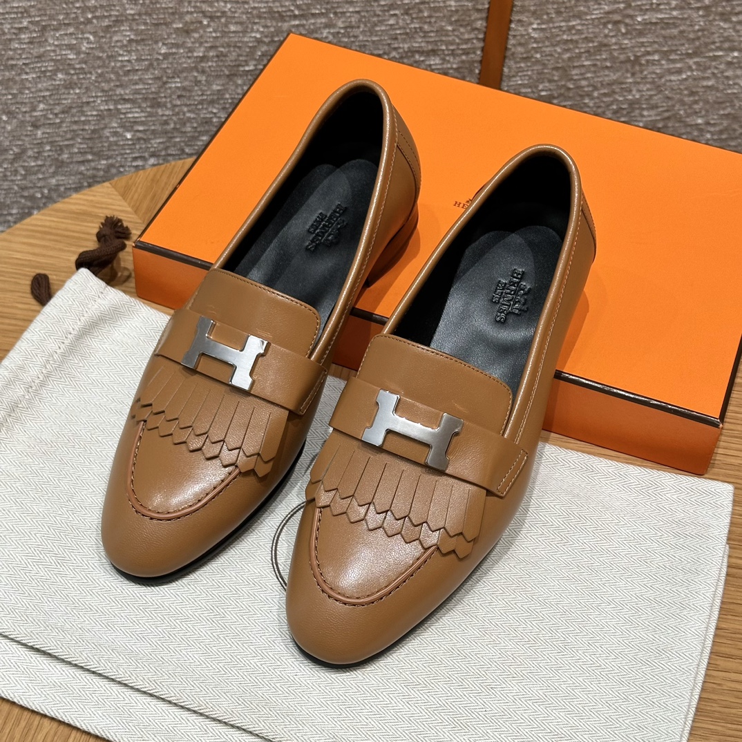 HERMES Женские лоферы Royal 