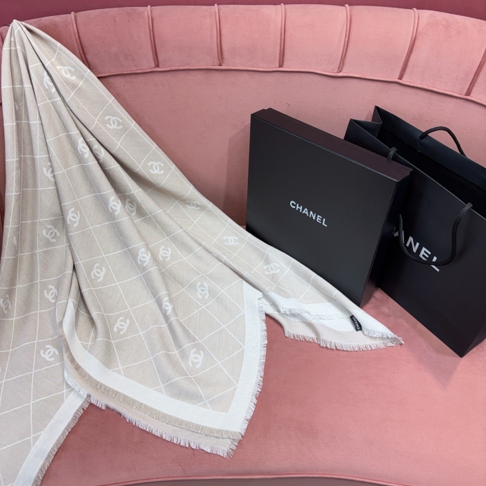 CHANEL Женский платок