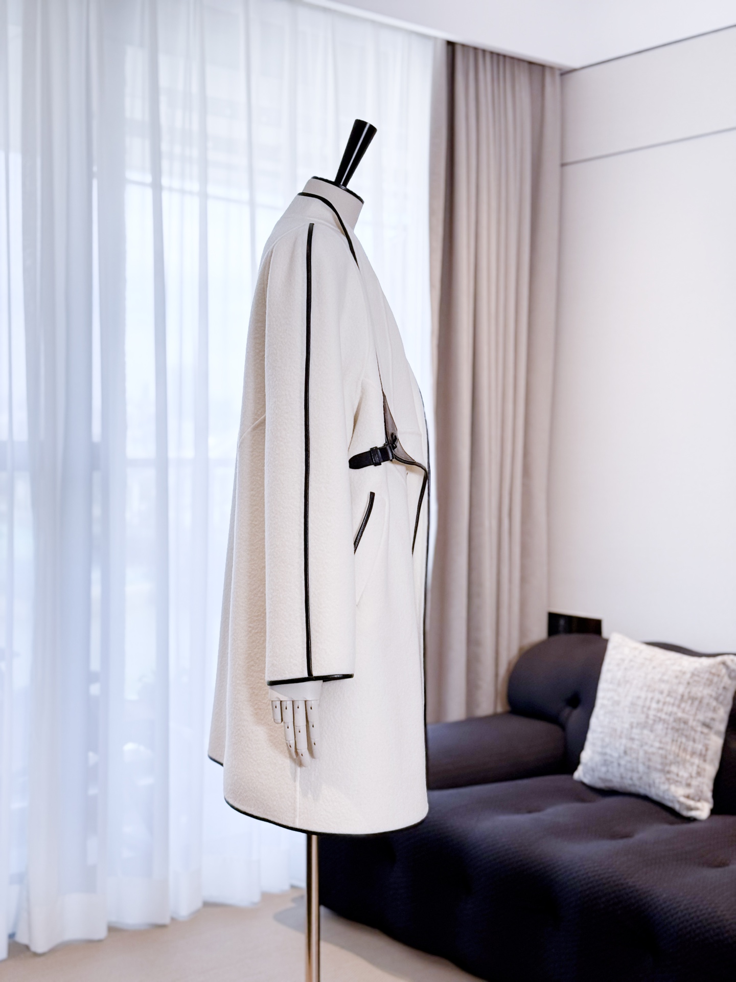 LOUIS VUITTON Женское пальто из шерсти LOUIS VUITTON Женское пальто из шерсти