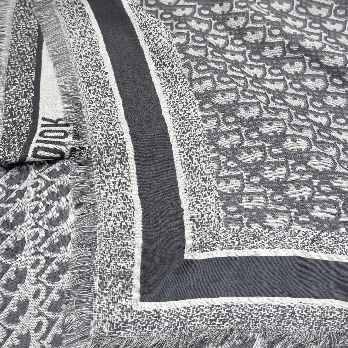 CHRISTIAN DIOR Женская шаль D-Oblique CHRISTIAN DIOR Женская шаль D-Oblique