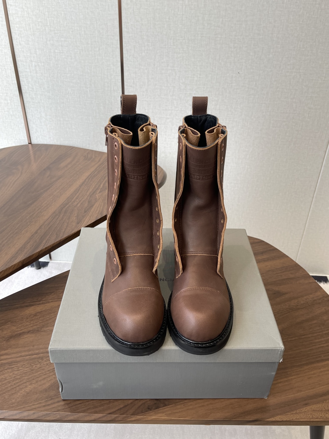 BALENCIAGA Женские сапоги из телячьей кожи