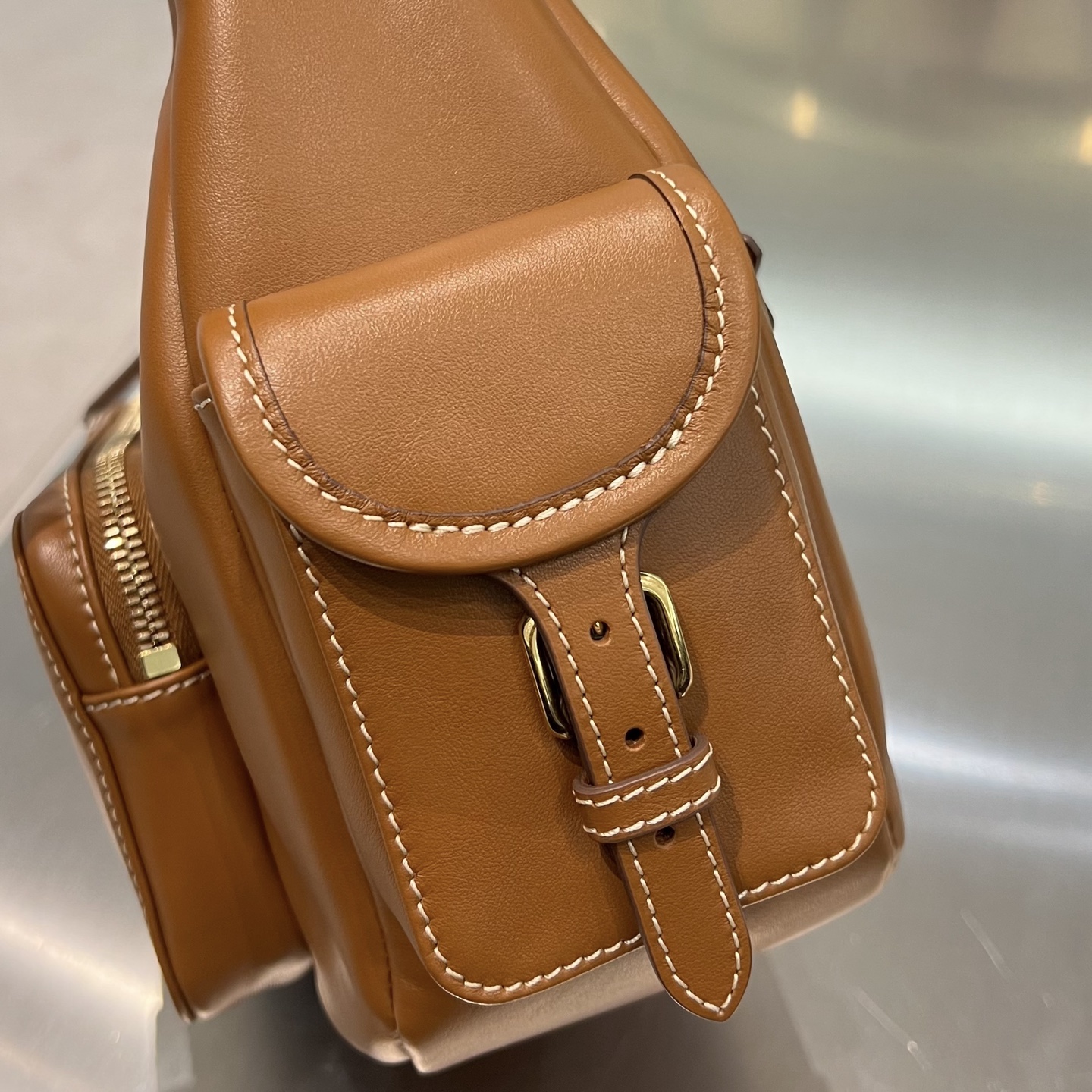 MIU MIU Женская сумка Nappa Leather Pocket MIU MIU Женская сумка Nappa Leather Pocket