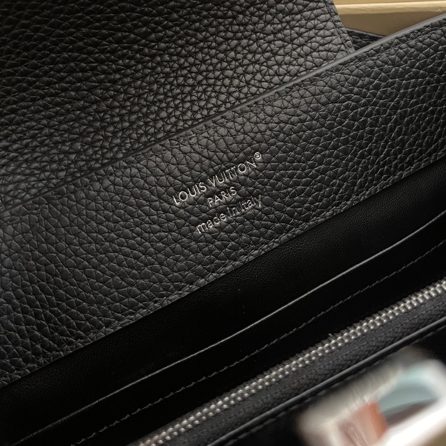 LOUIS VUITTON Женская сумка Capucines