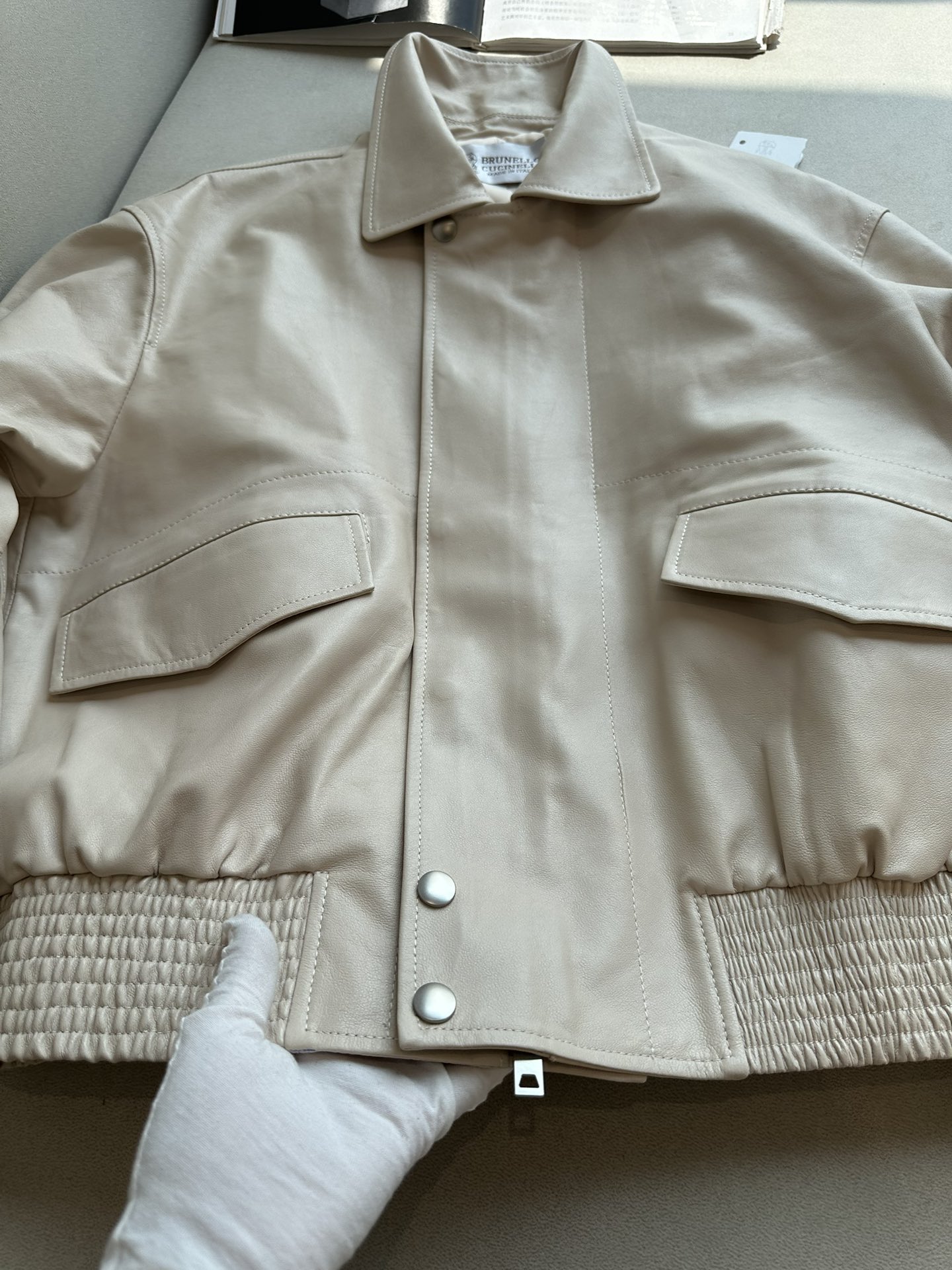 BRUNELLO CUCINELLI Женская кожаная куртка BRUNELLO CUCINELLI Женская кожаная куртка