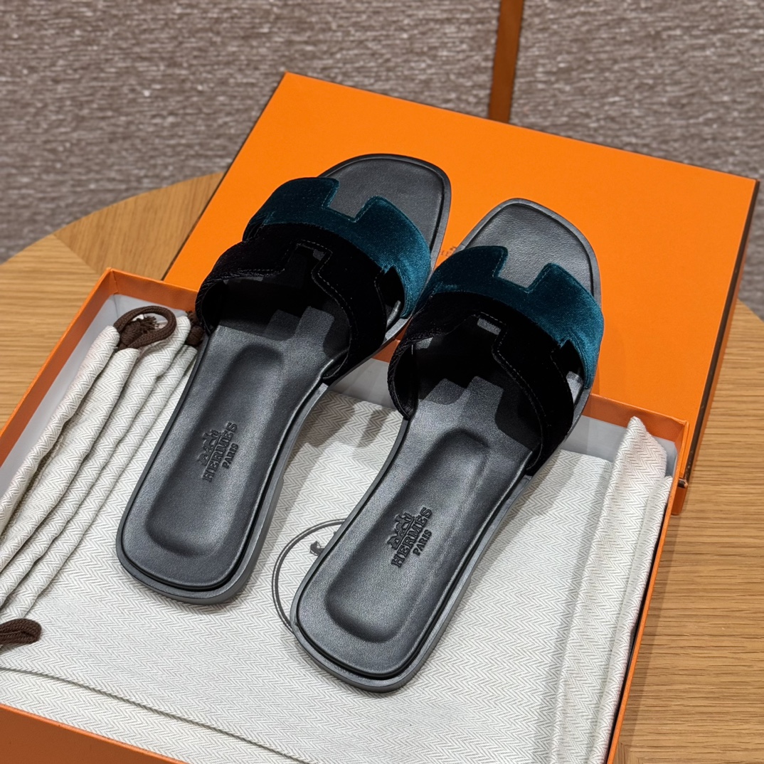 HERMES Женские сандалии Oran из замши