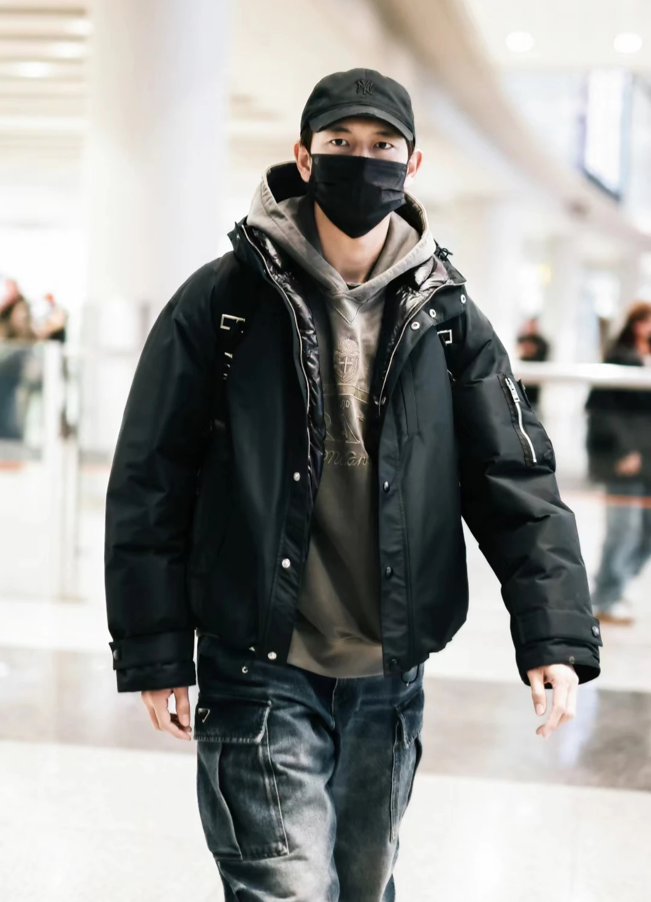 PRADA Мужской пуховик из гусиного пуха PRADA Мужской пуховик из гусиного пуха