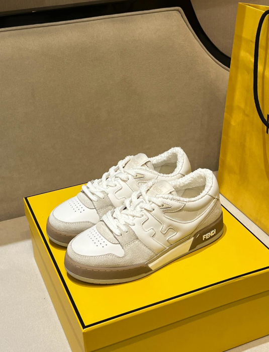 FENDI Кроссовки из кожи и замши