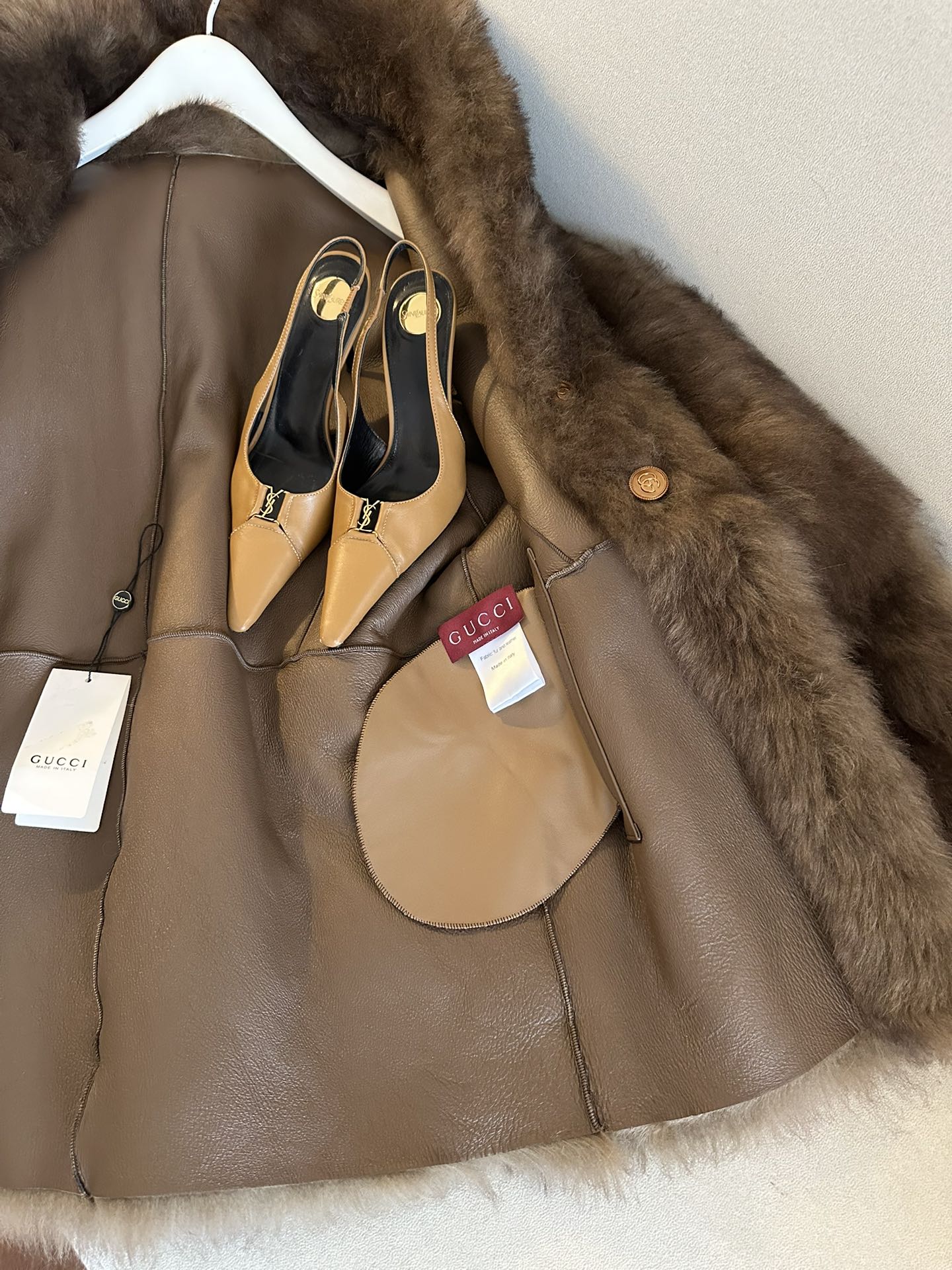 GUCCI Женская шуба из овчины GUCCI Женская шуба из овчины