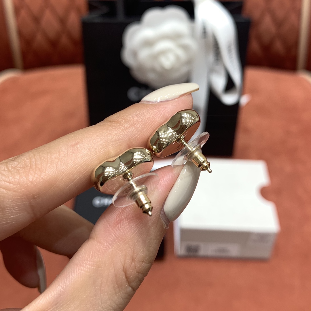 CHANEL Женские серьги CHANEL Женские серьги