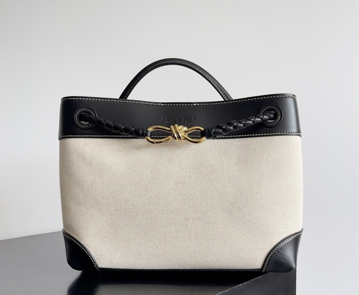 BOTTEGA VENETA Женская сумка Andiamo Medium из кожи и канвы