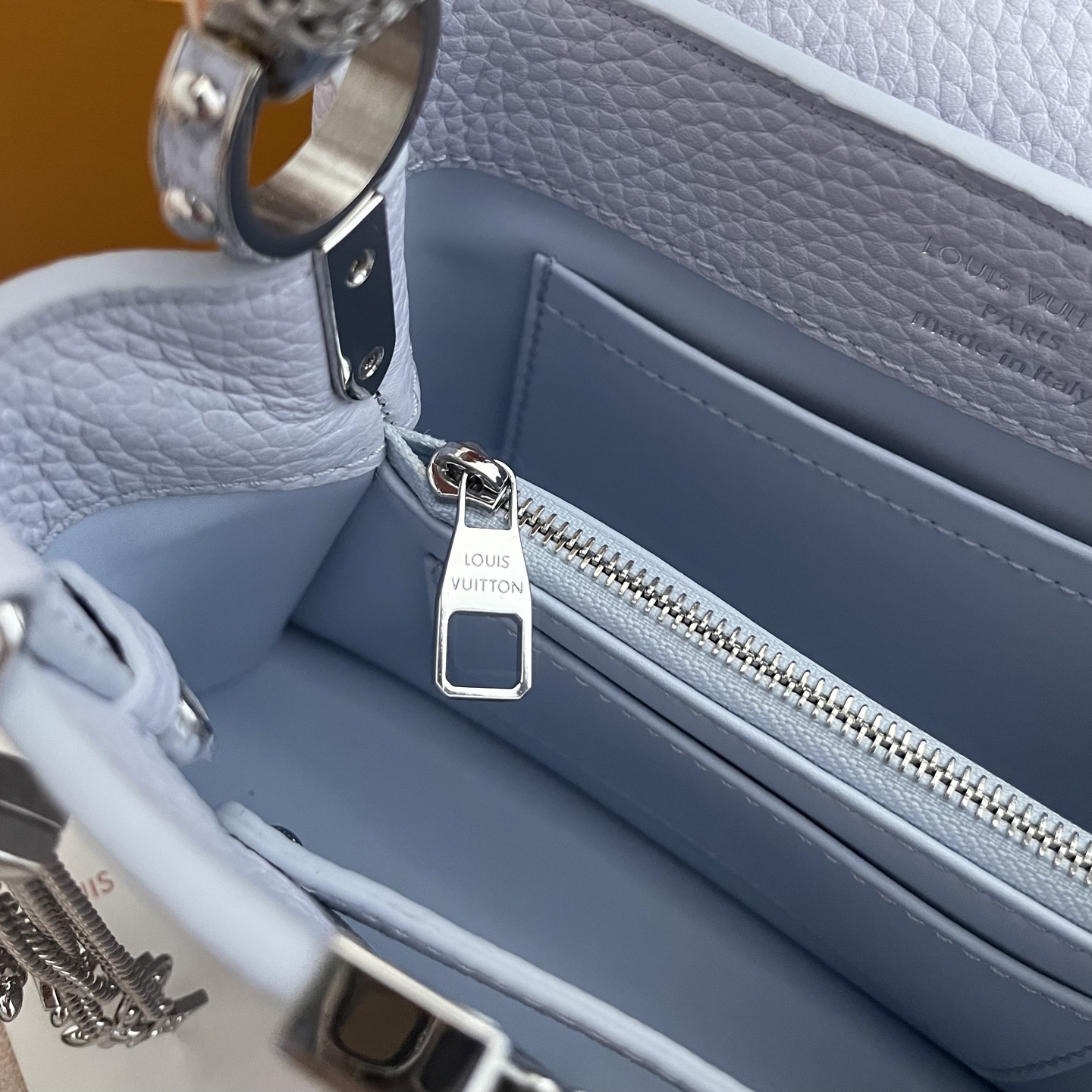 LOUIS VUITTON Женская Сумка Capucines