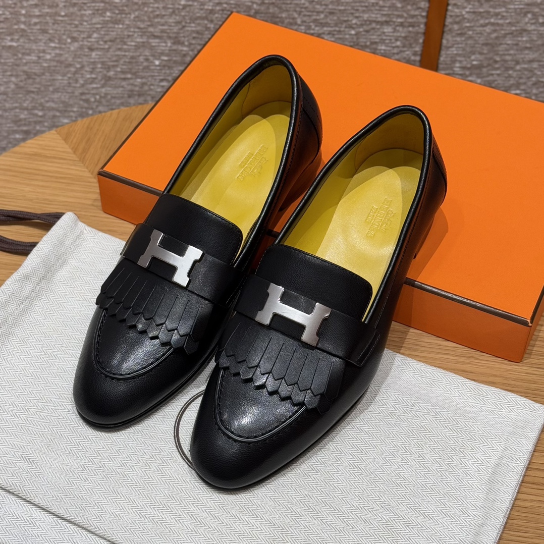 HERMES Женские лоферы Royal 