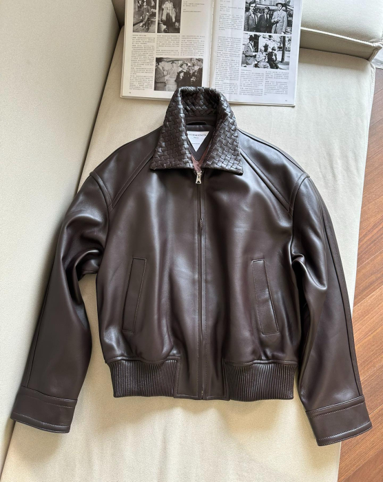 BOTTEGA VENETA Женская кожаная куртка