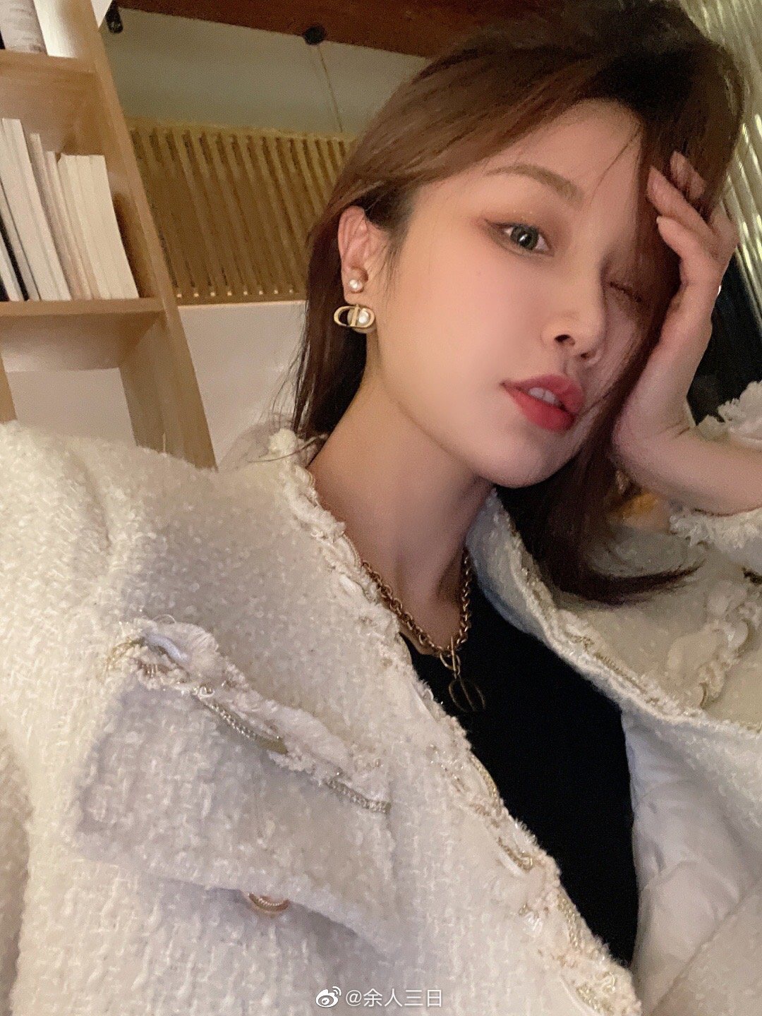 CHRISTIAN DIOR Женские серьги с жемчугом CHRISTIAN DIOR Женские серьги с жемчугом