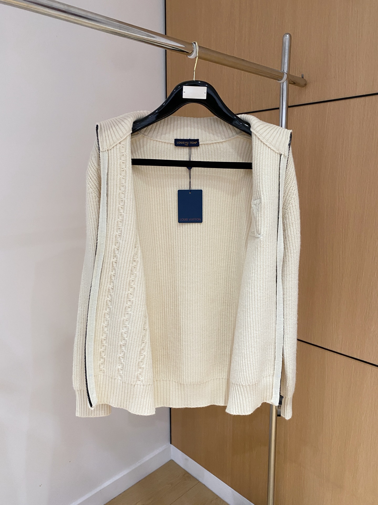 LOUIS VUITTON Мужской кардиган LOUIS VUITTON Мужской кардиган