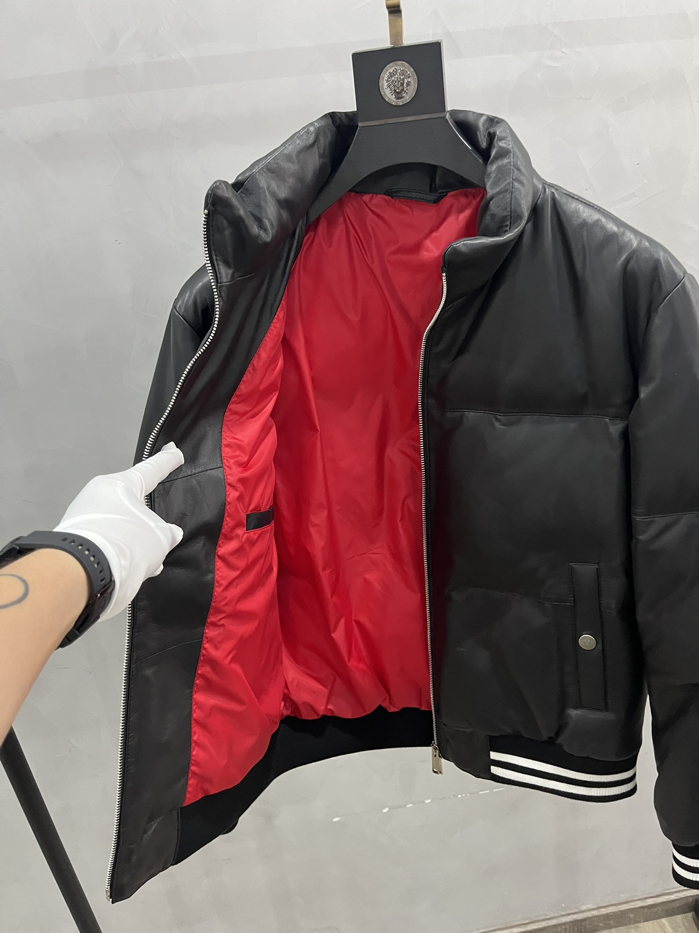 VALENTINO Мужская кожаная куртка VALENTINO Мужская кожаная куртка