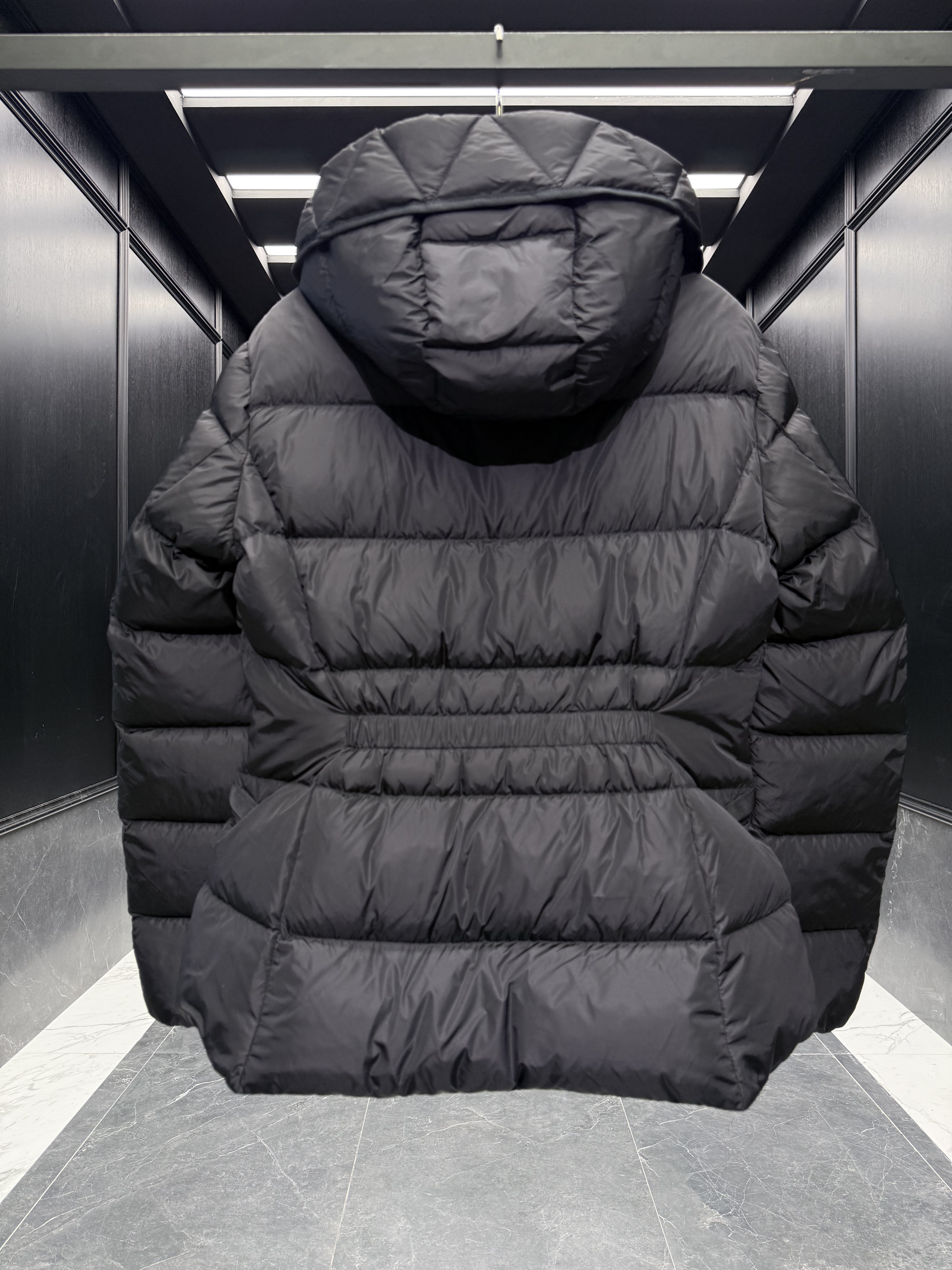 MONCLER Женский пуховик Avoce 