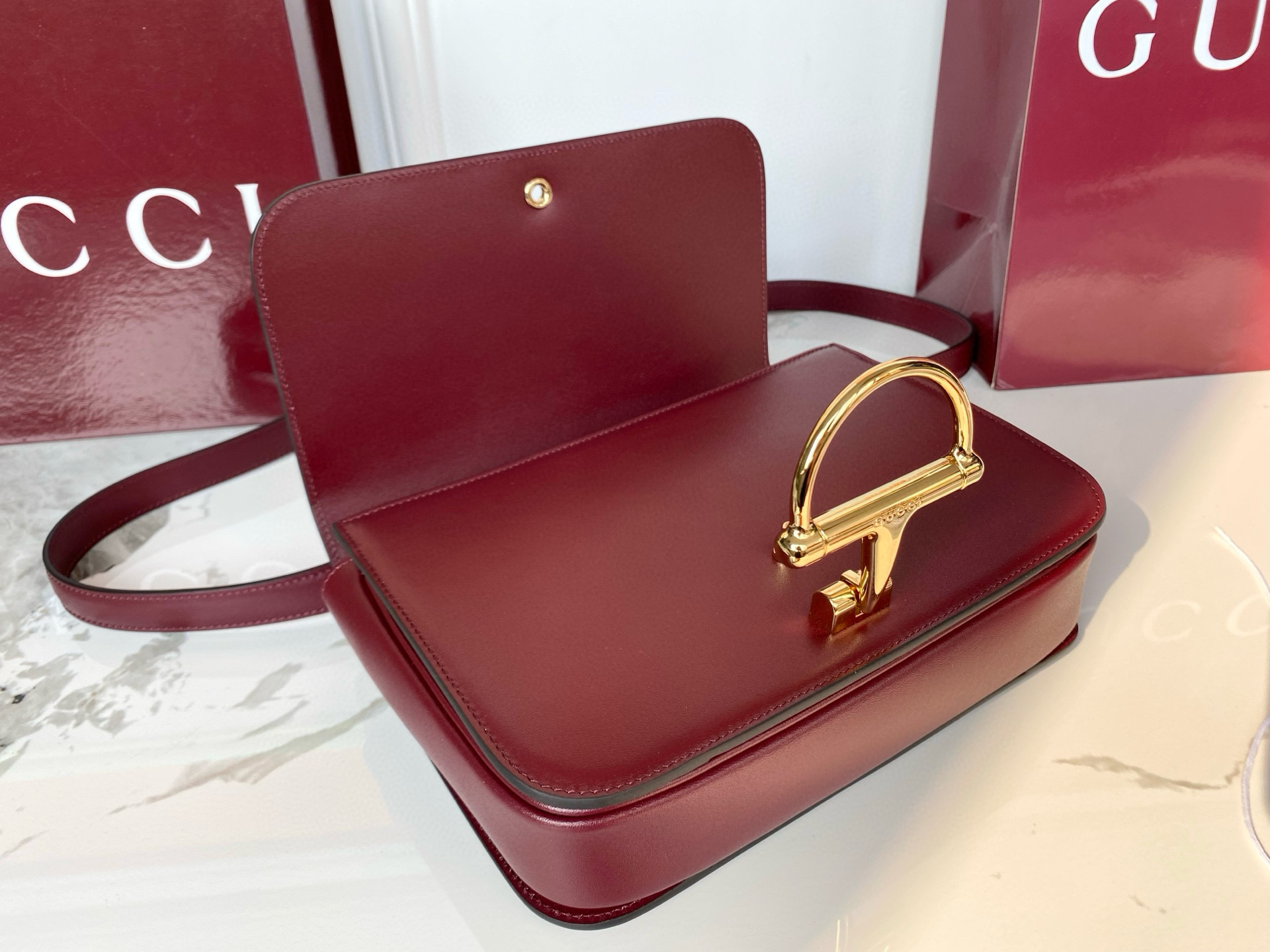 GUCCI Женская сумка Gucci Siena small shoulder bag