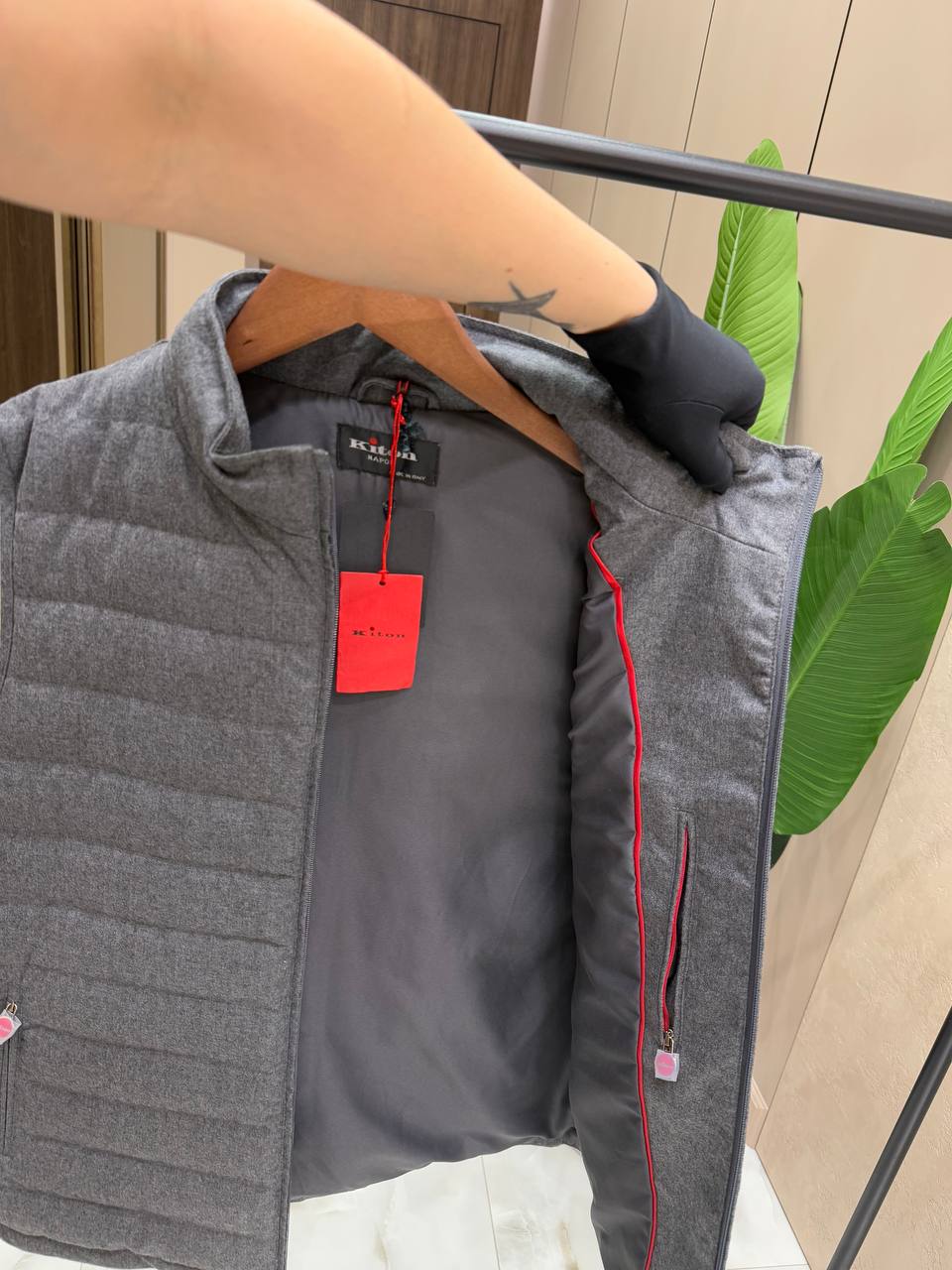 KITON Мужской жилет из шерсти KITON Мужской жилет из шерсти