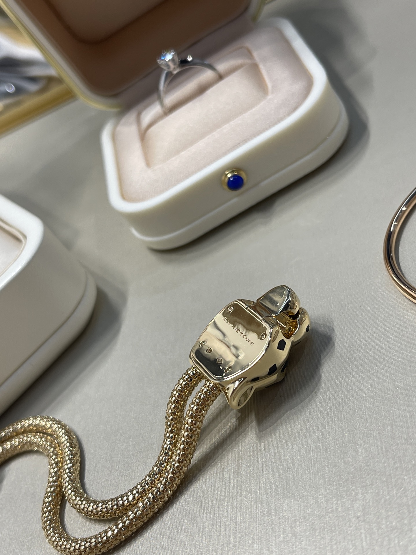 CARTIER Браслет Panthère жёлтое золото, бриллианты и оникс CARTIER Браслет Panthère жёлтое золото, бриллианты и оникс