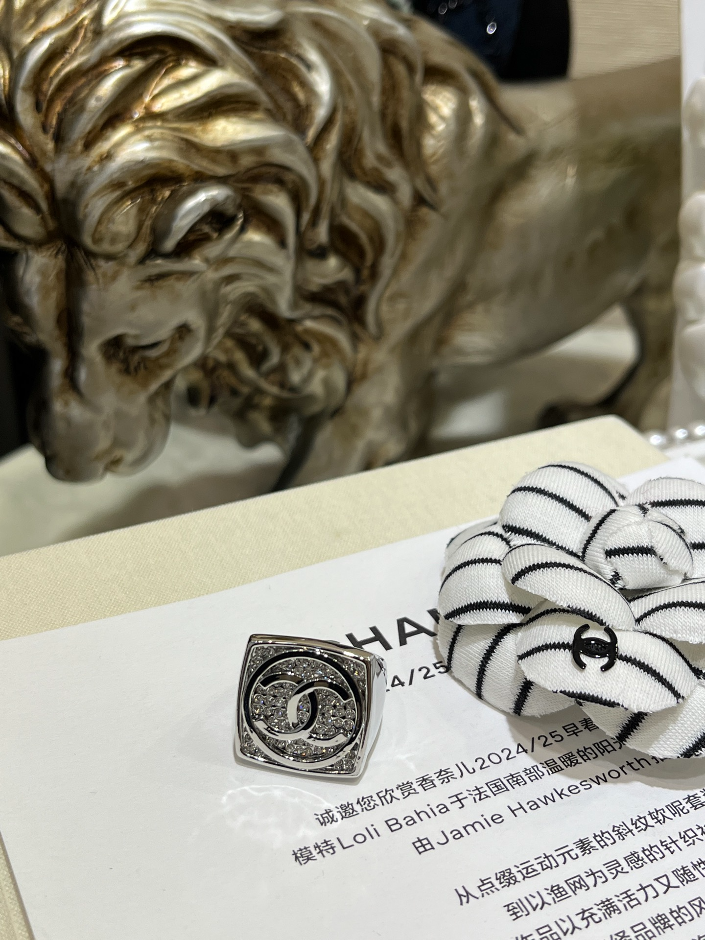 CHANEL Женское кольцо из латуни CHANEL Женское кольцо из латуни