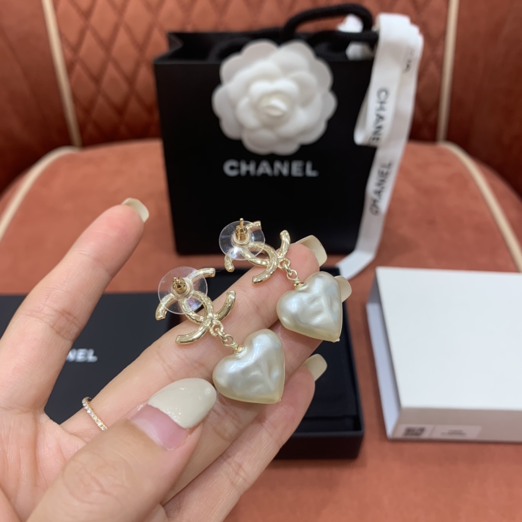 CHANEL Женские серьги CHANEL Женские серьги