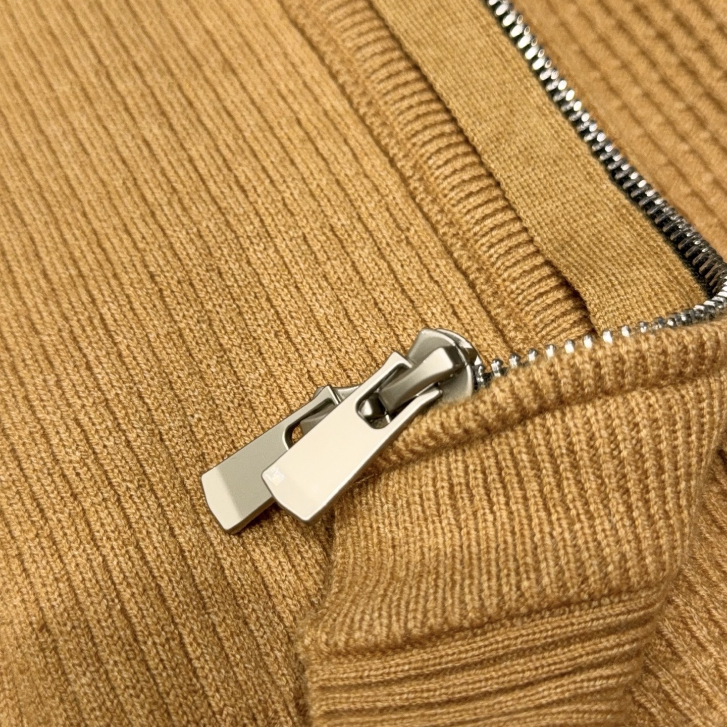 BRUNELLO CUCINELLI Мужской кардиган BRUNELLO CUCINELLI Мужской кардиган