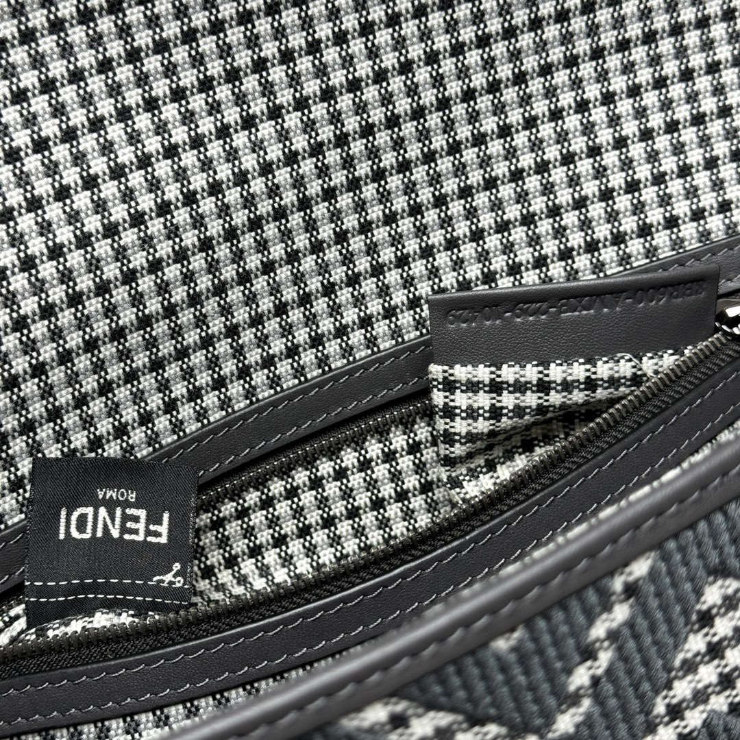 FENDI Женская жаккардовая сумка Baguette 