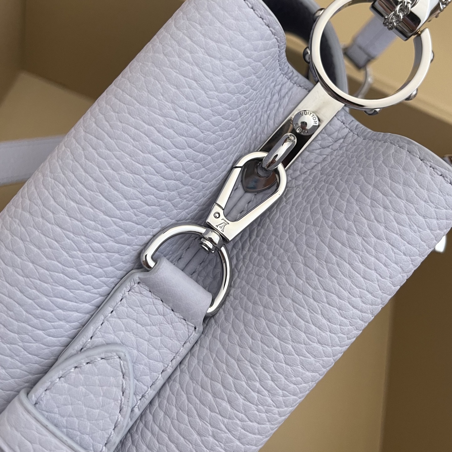 LOUIS VUITTON Женская Сумка Capucines