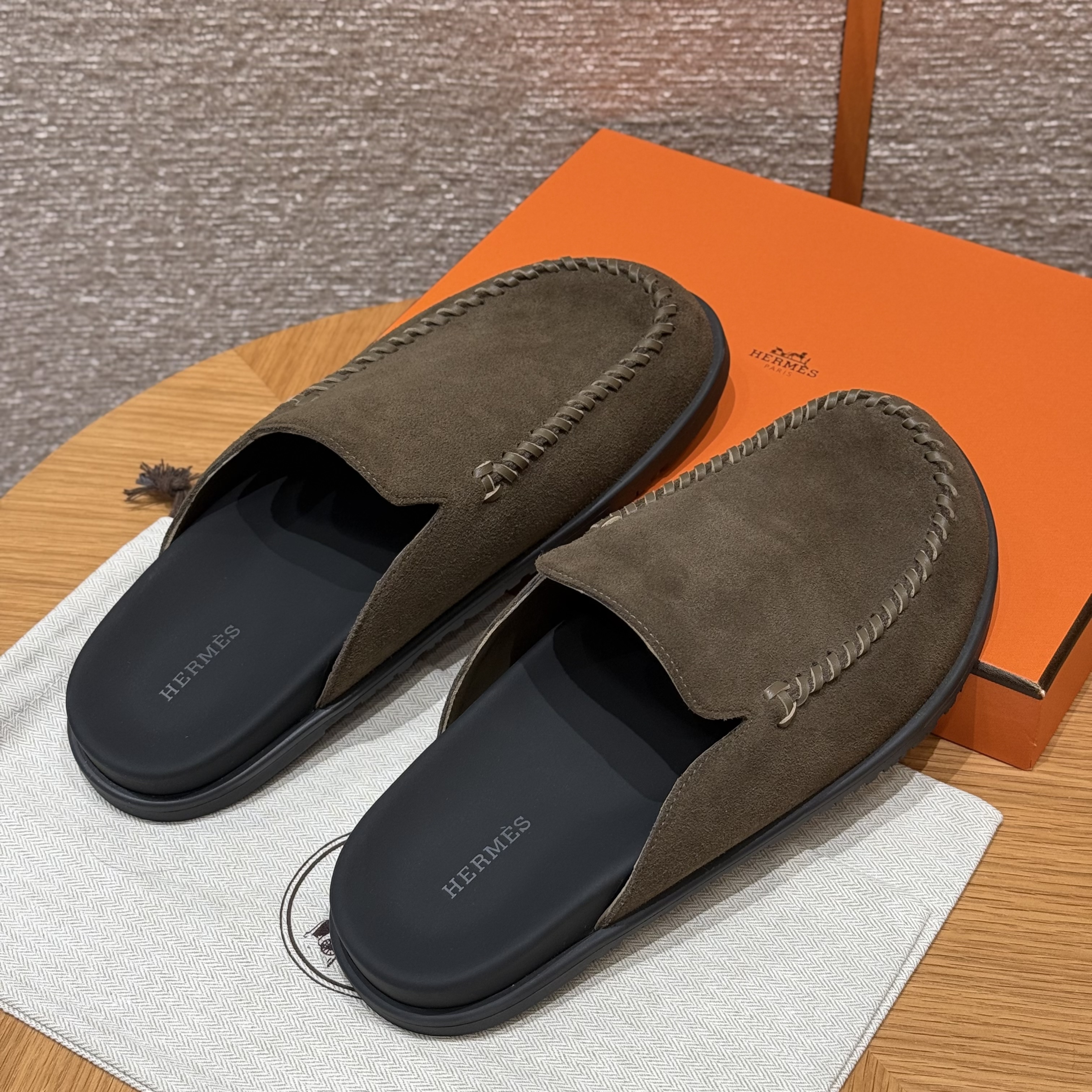 HERMES Мужские мюли Johan 