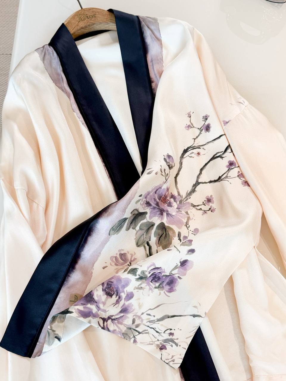 CHRISTIAN DIOR Женская шёлковая рубашка CHRISTIAN DIOR Женская шёлковая рубашка