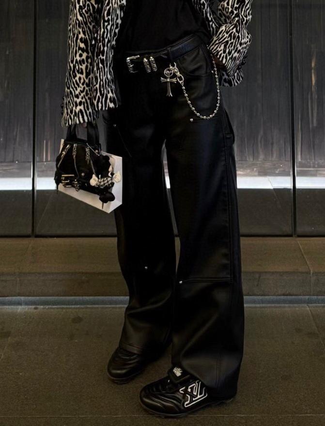 LOUIS VUITTON Женские кроссовки LOUIS VUITTON Женские кроссовки