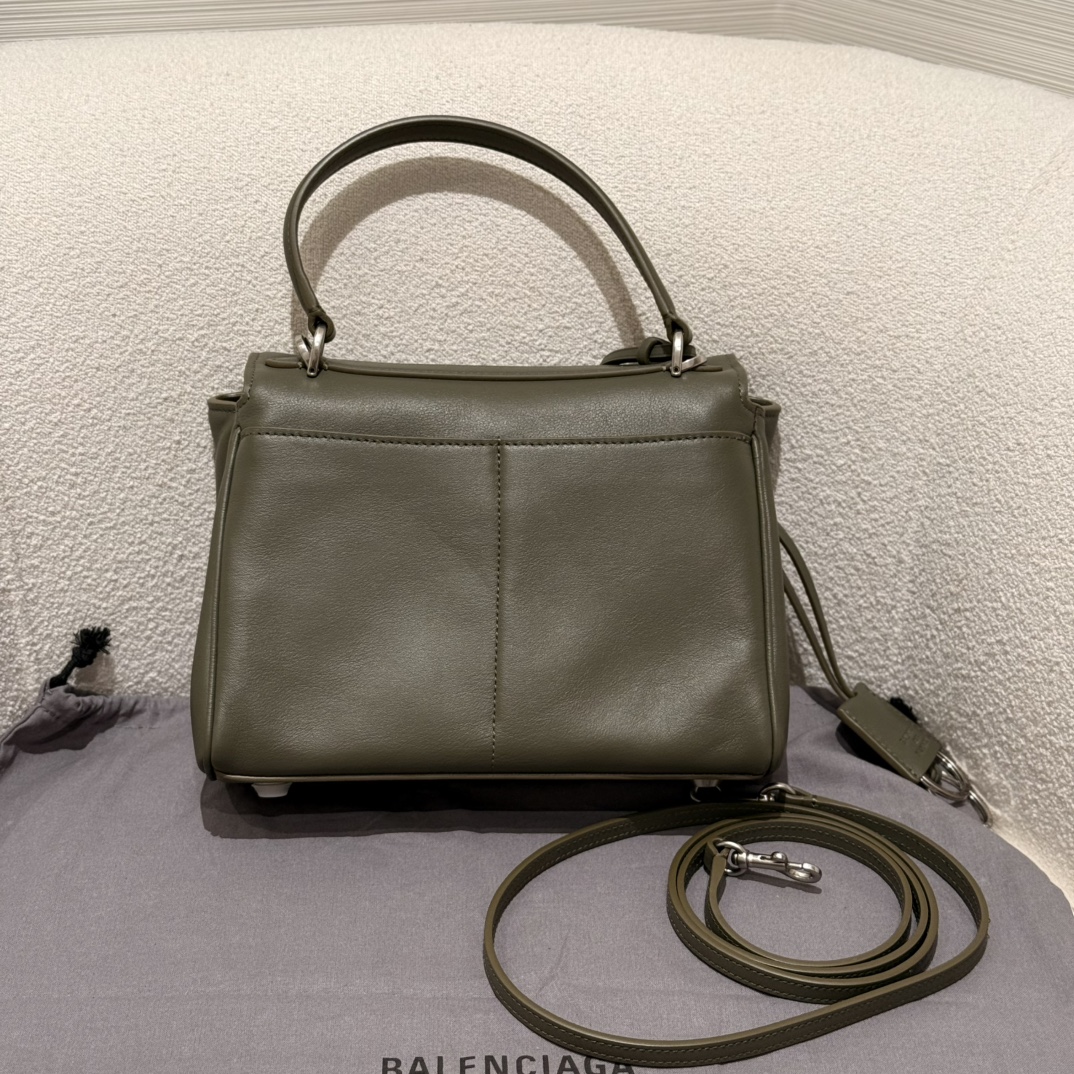 BALENCIAGA Женская сумка Rodeo хаки BALENCIAGA Женская сумка Rodeo хаки