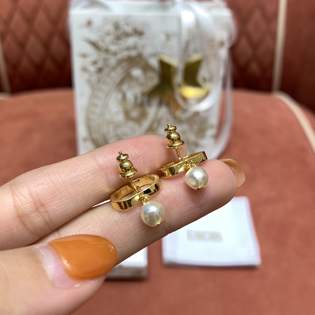 CHRISTIAN DIOR Женские серьги  CHRISTIAN DIOR Женские серьги