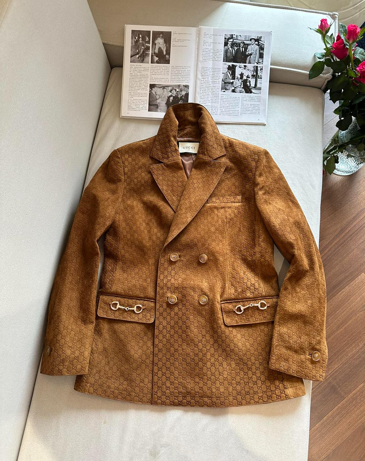 GUCCI Женский жакет из замши GUCCI Женский жакет из замши